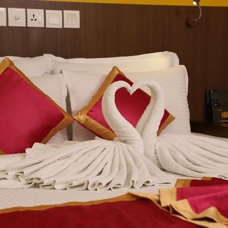Vivin Luxury Suites Thiruvananthapuram Esterno foto