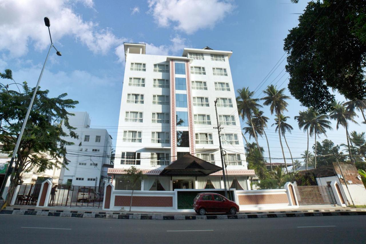Vivin Luxury Suites Thiruvananthapuram Esterno foto