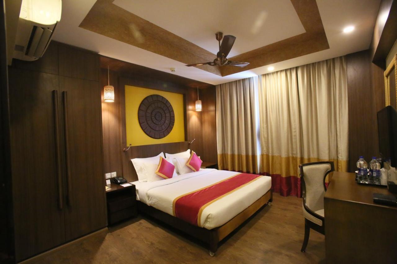 Vivin Luxury Suites Thiruvananthapuram Esterno foto