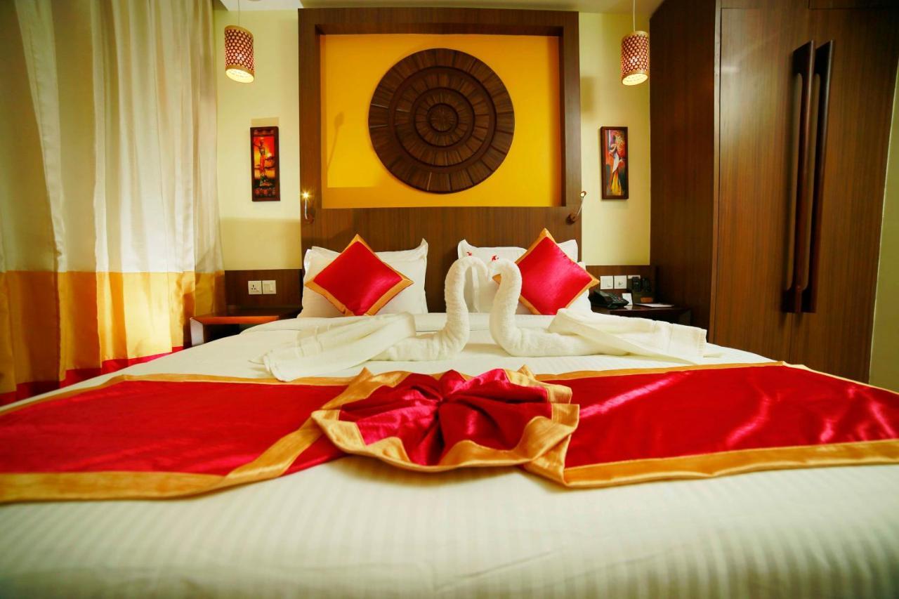 Vivin Luxury Suites Thiruvananthapuram Esterno foto