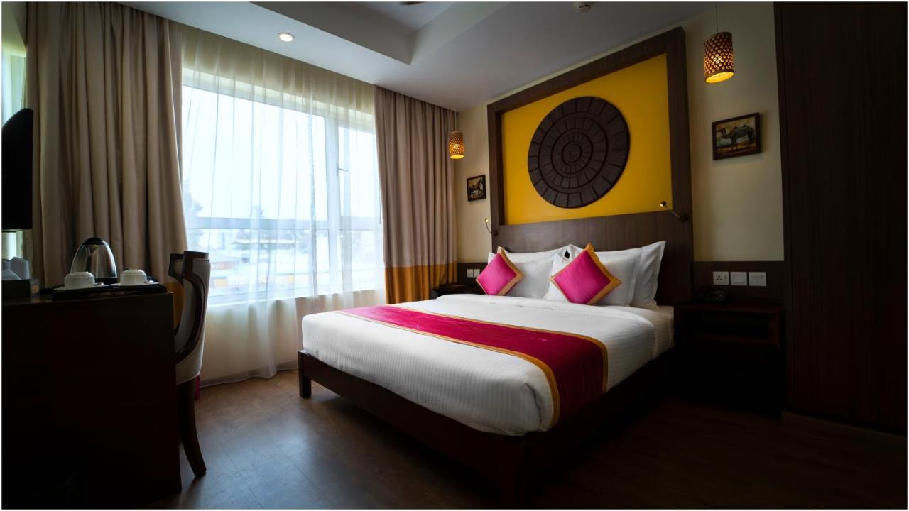 Vivin Luxury Suites Thiruvananthapuram Esterno foto