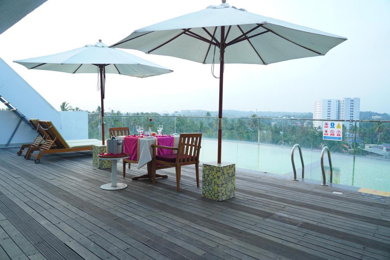 Vivin Luxury Suites Thiruvananthapuram Esterno foto