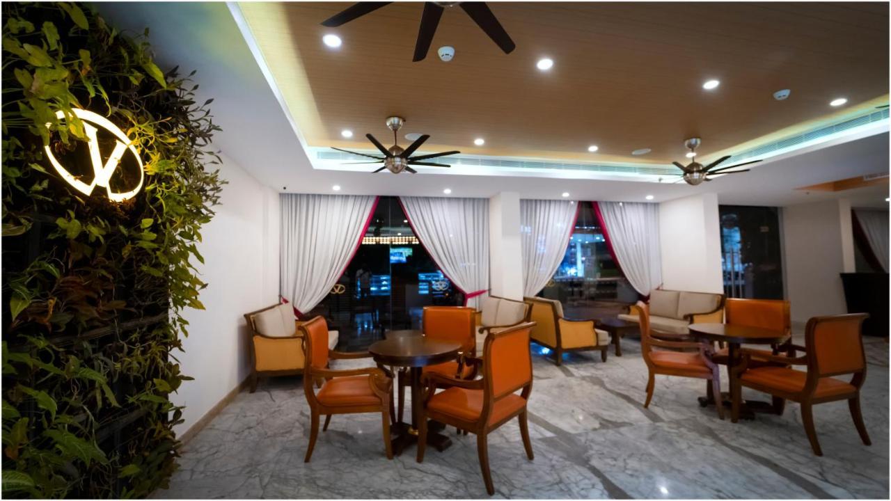 Vivin Luxury Suites Thiruvananthapuram Esterno foto