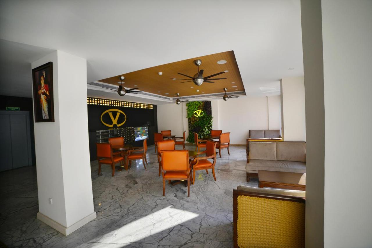 Vivin Luxury Suites Thiruvananthapuram Esterno foto