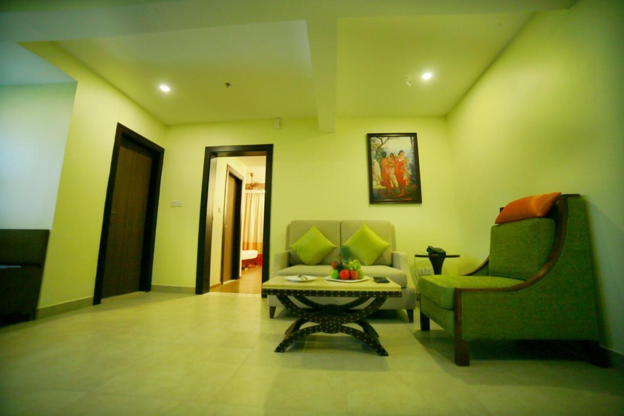 Vivin Luxury Suites Thiruvananthapuram Esterno foto