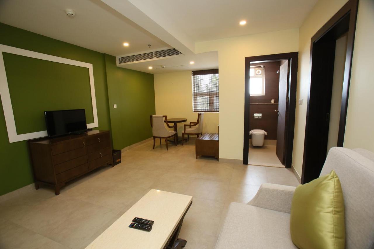 Vivin Luxury Suites Thiruvananthapuram Esterno foto